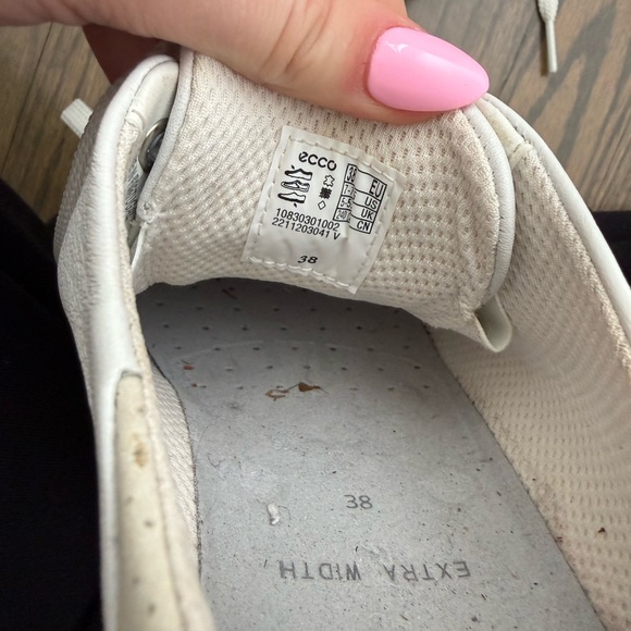 Ecco Women's Cream and White Sneakers - Picture 2 of 6